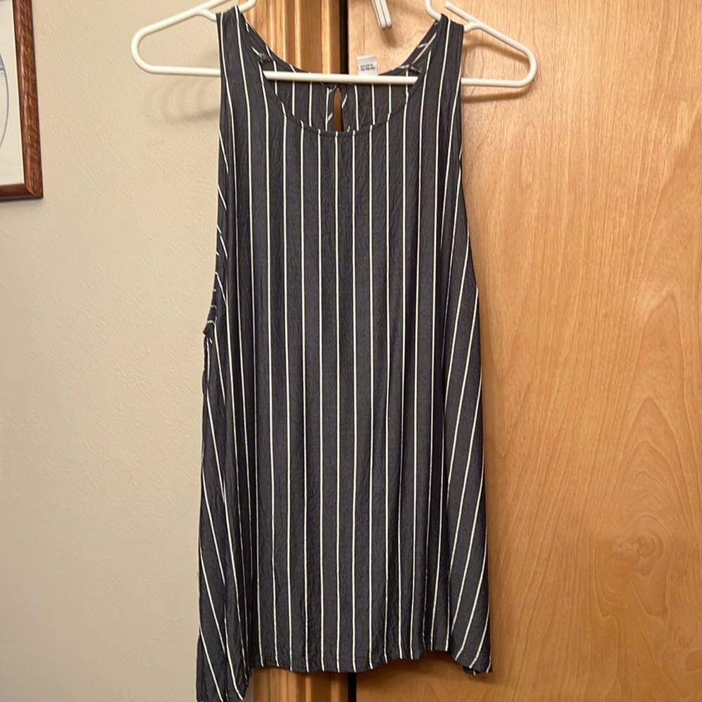*$5 items, 5 for $15* Old Navy tank